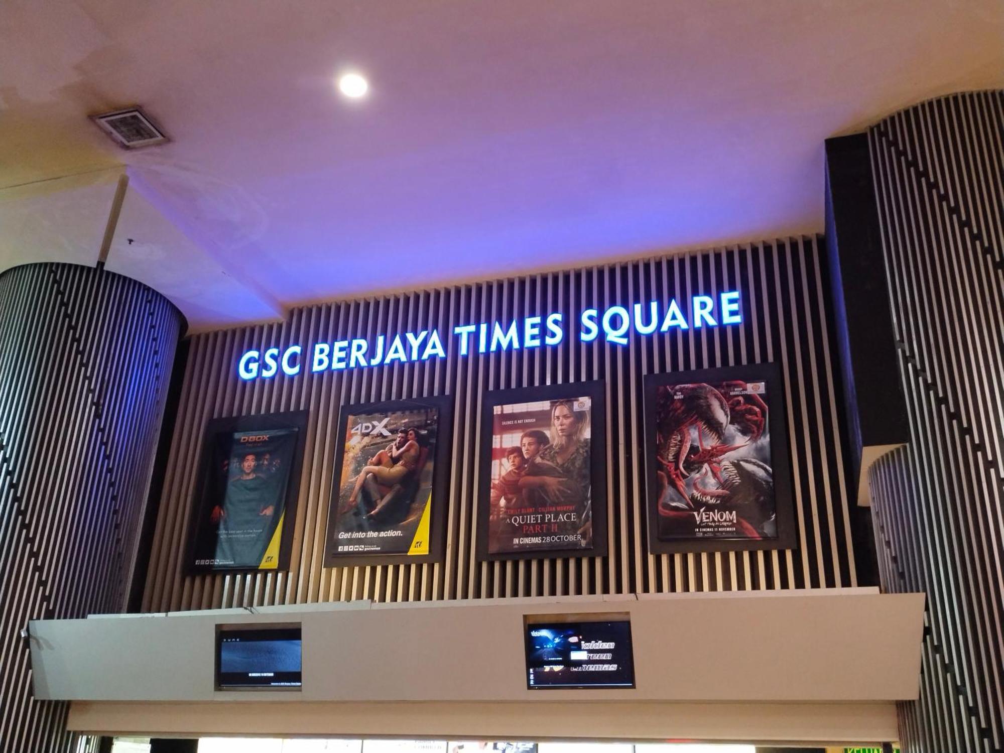 Berjaya Times Square Grand Service Suite Kuala Lumpur Bagian luar foto