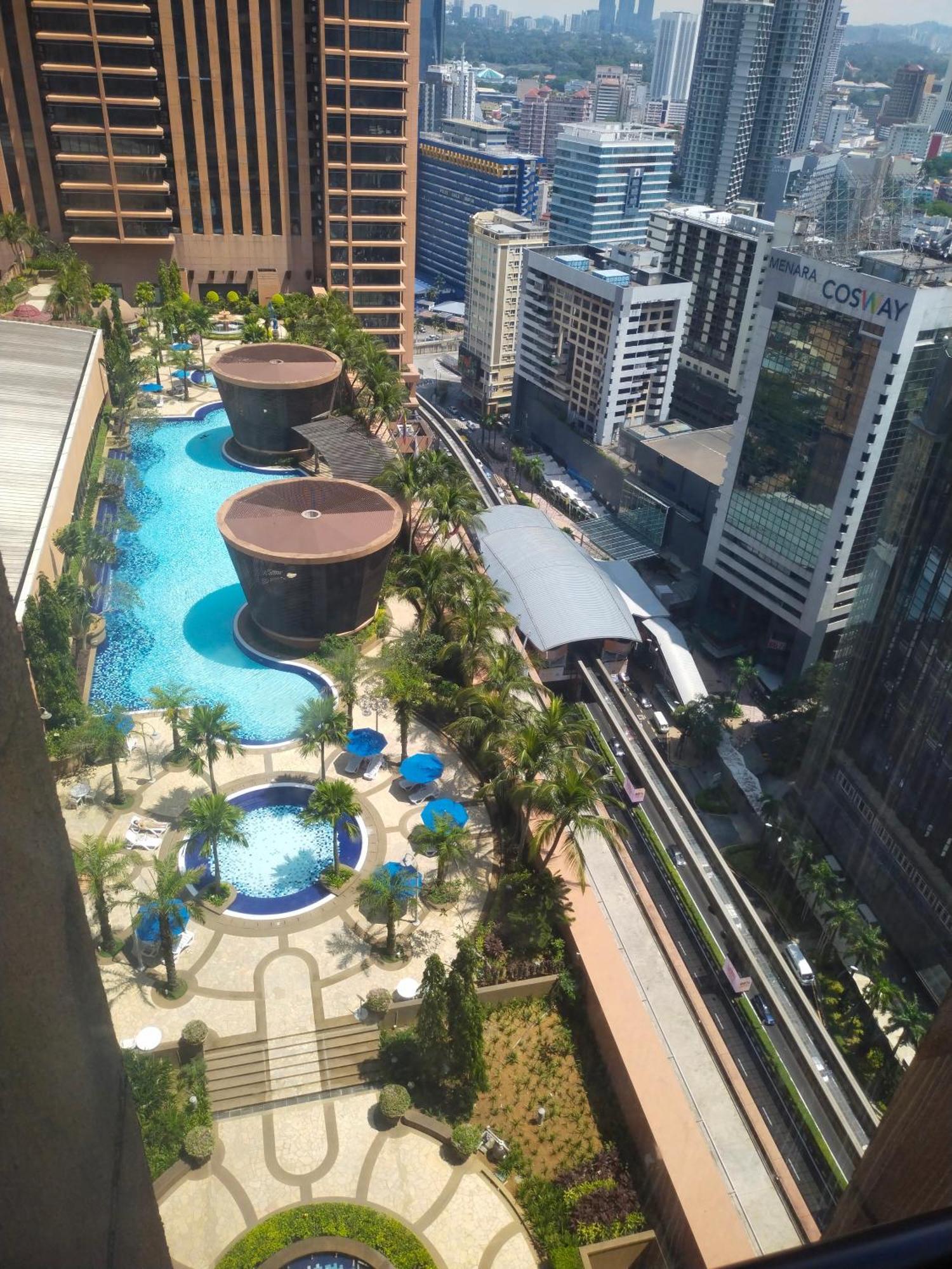 Berjaya Times Square Grand Service Suite Kuala Lumpur Bagian luar foto