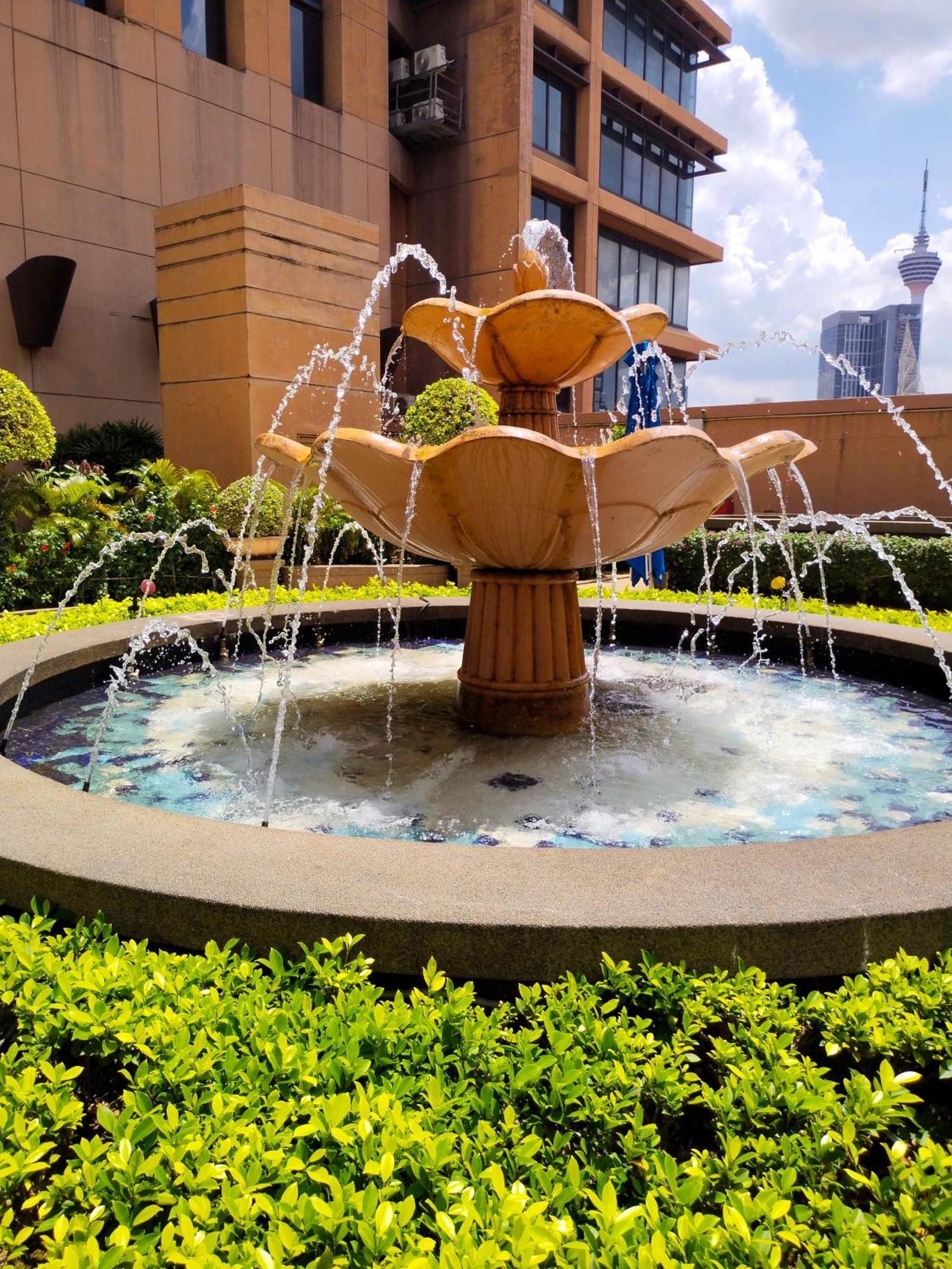Berjaya Times Square Grand Service Suite Kuala Lumpur Bagian luar foto