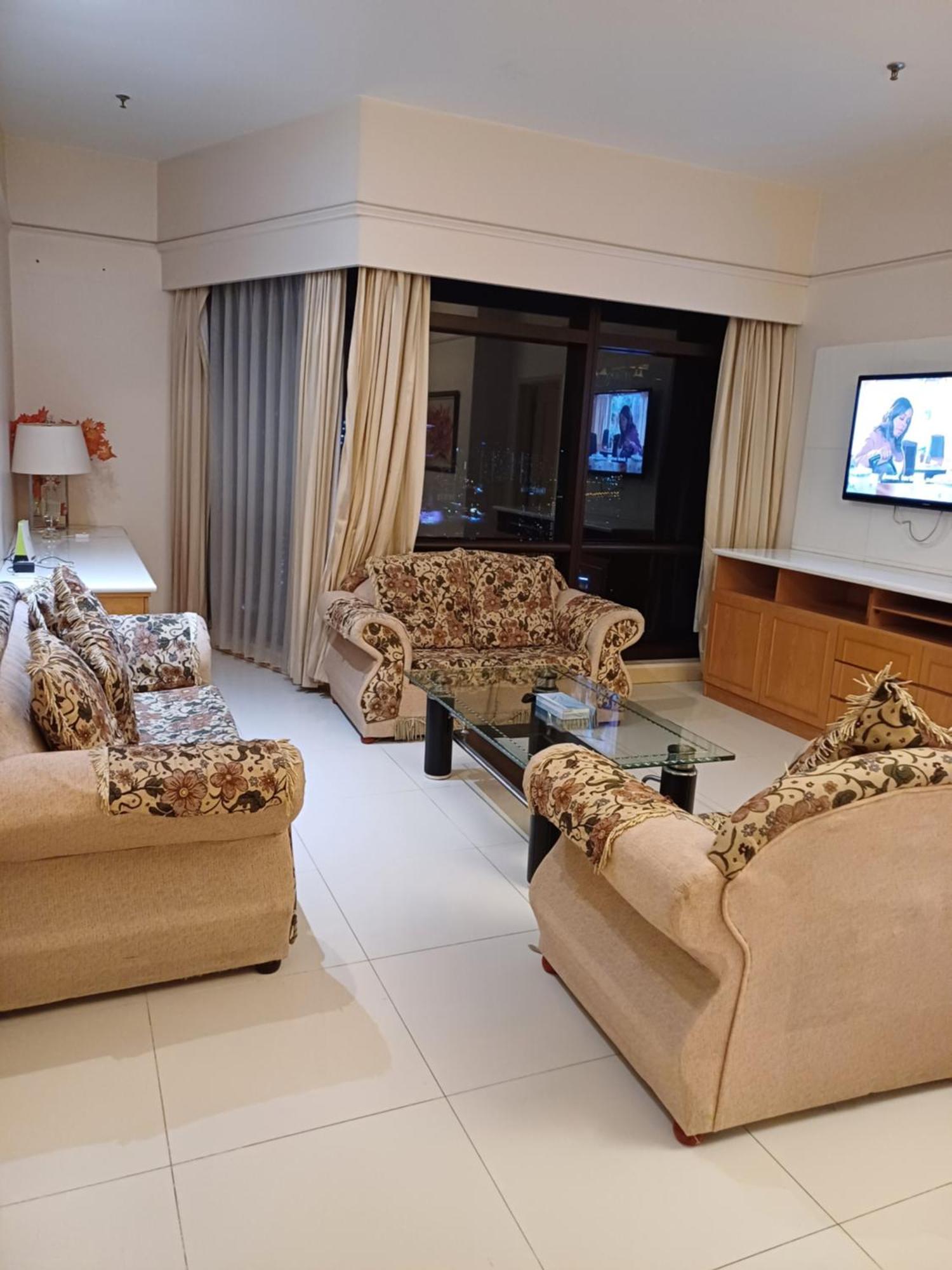 Berjaya Times Square Grand Service Suite Kuala Lumpur Bagian luar foto